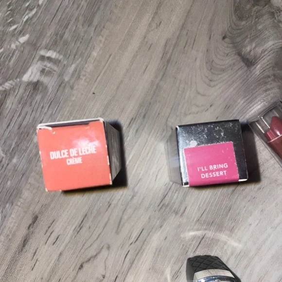 NIB LIPSTICK BUNDLE - Picture 4 of 8